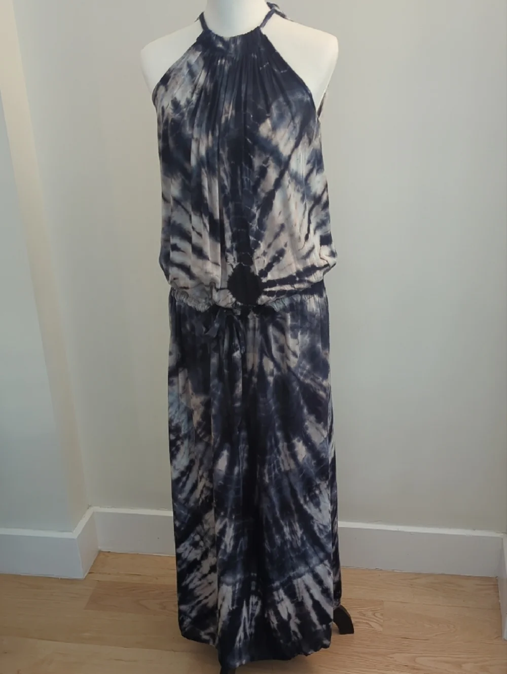Balinese Handmade Tie-Dye Halter Drawstring Maxi Dress - Indigo & Off-White - Picture 3 of 7